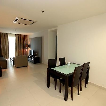 Merdeka Suites Hotel Miri Quarto foto