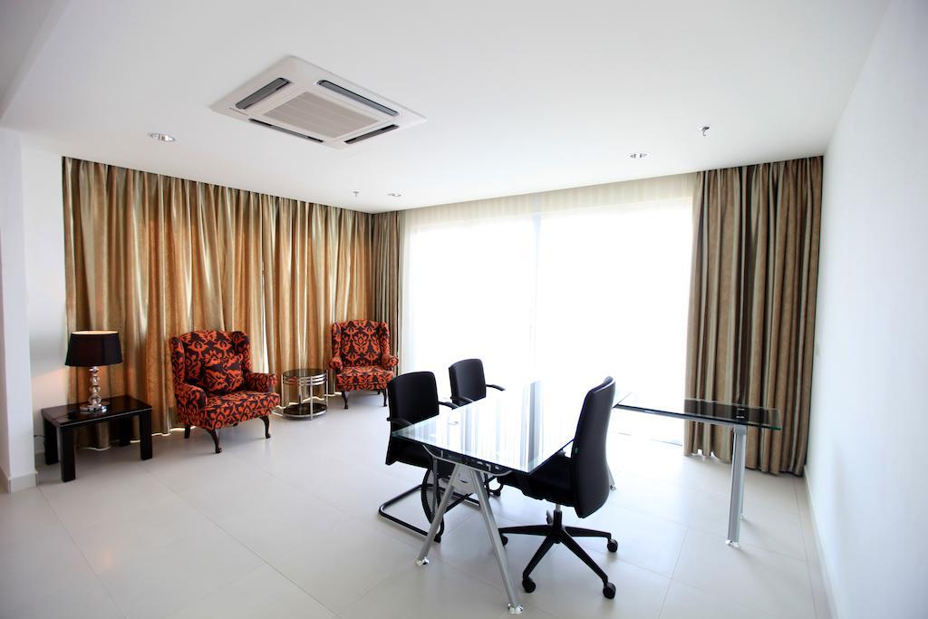 Merdeka Suites Hotel Miri Exterior foto