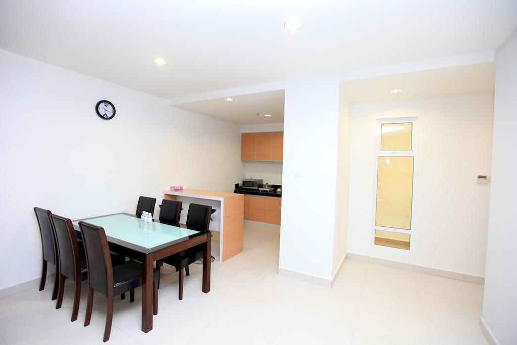 Merdeka Suites Hotel Miri Quarto foto